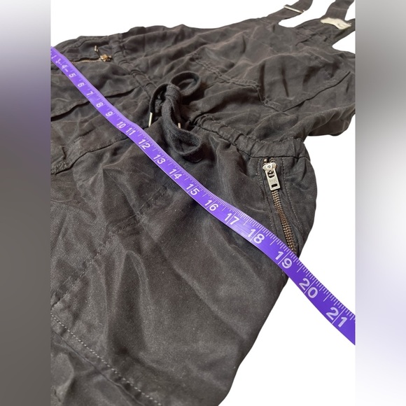 Aritzia Wilfred Free Black Utility Shortalls Romper Overalls Women’s Size XS - Picture 4 of 10